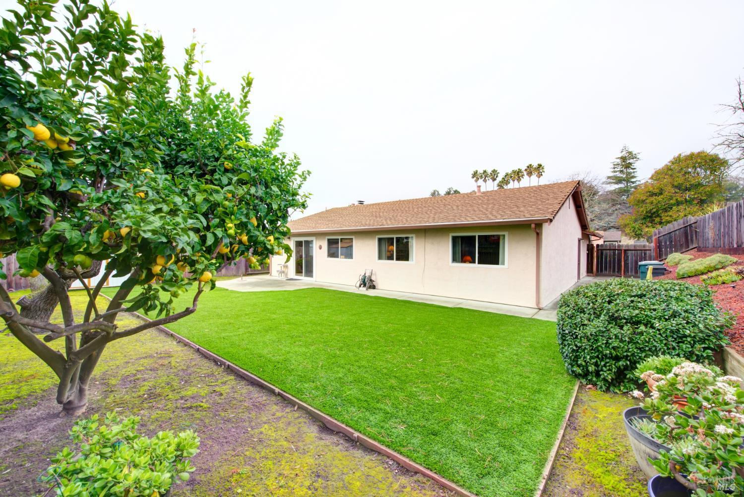 909 Seascape Circle Rodeo, CA 94572 - Photo 31 of 44