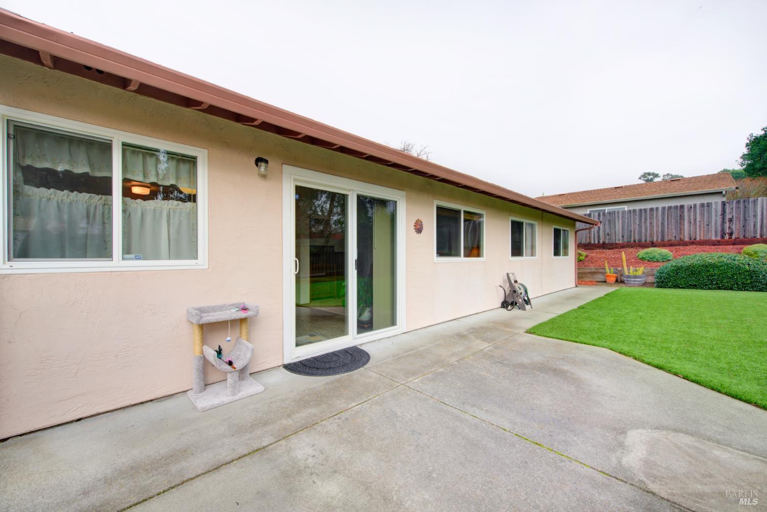 909 Seascape Circle Rodeo, CA 94572 - Photo 34 of 44