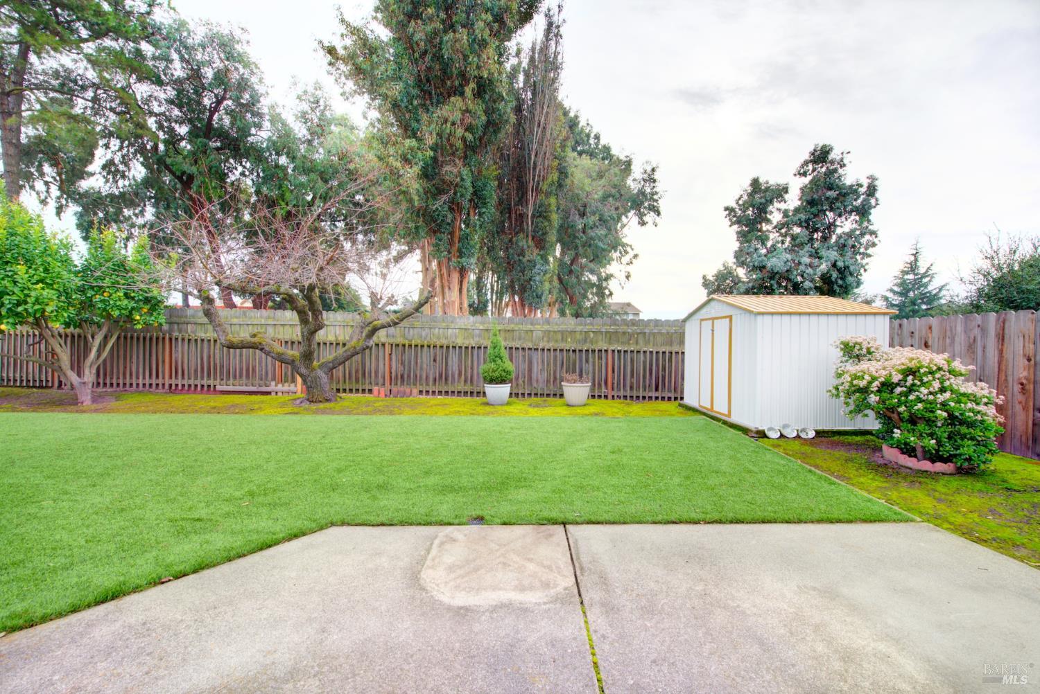 909 Seascape Circle Rodeo, CA 94572 - Photo 35 of 44