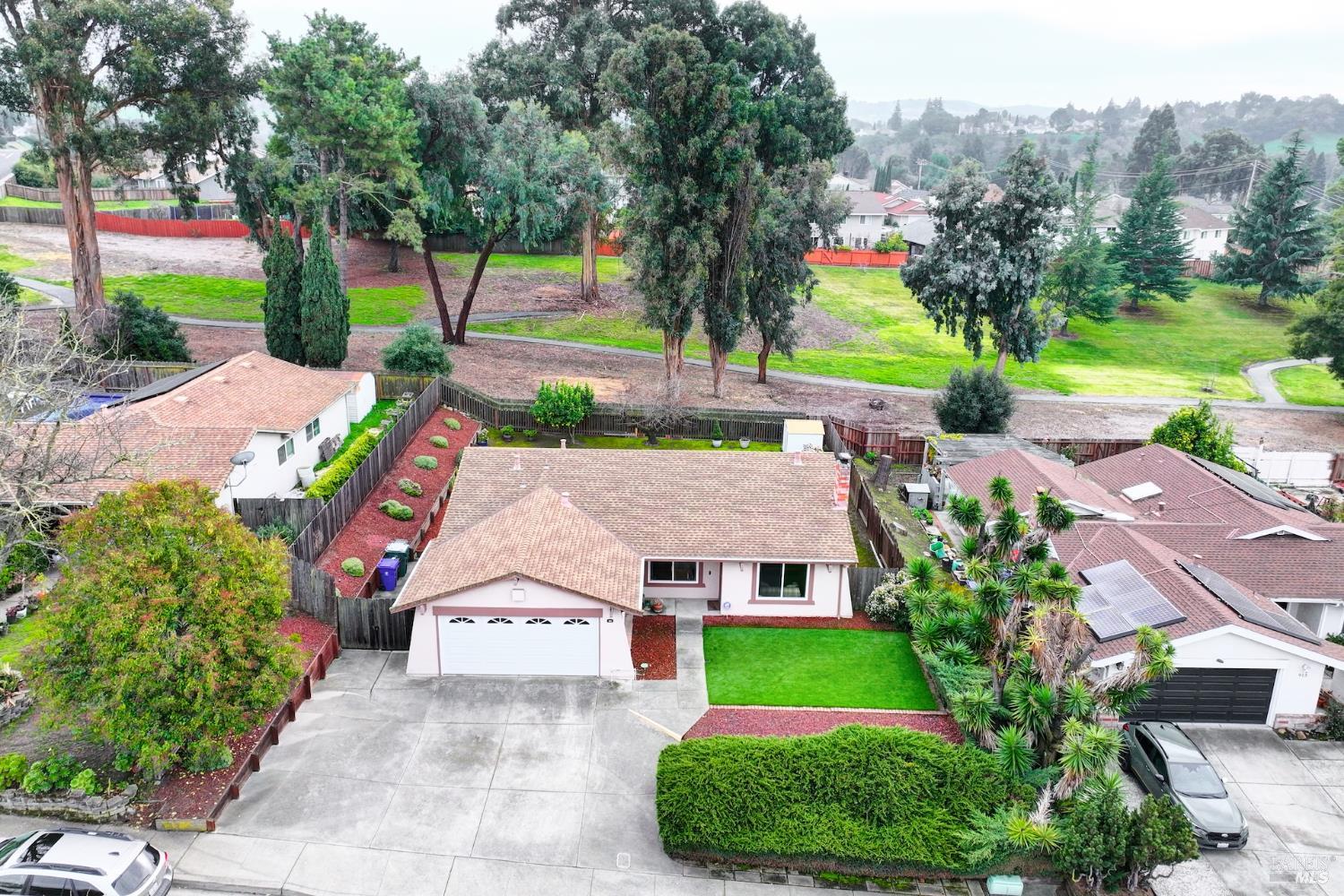 909 Seascape Circle Rodeo, CA 94572 - Photo 37 of 44