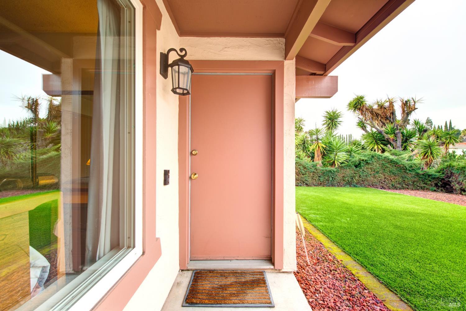 909 Seascape Circle Rodeo, CA 94572 - Photo 4 of 44