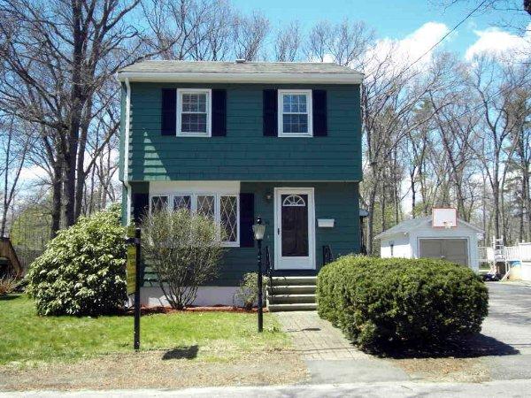 16 Bear Hill Road Reading, MA 01867 - Photo 1 of 18 Gallery Image 1