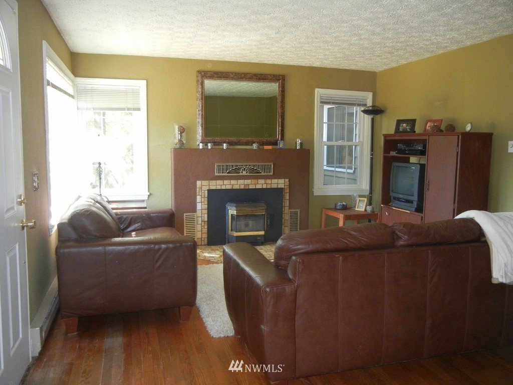 21627 7th Place West Bothell, WA 98021 - Photo 2 of 12