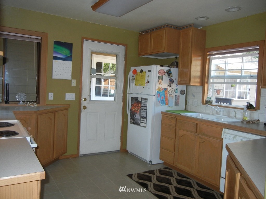 21627 7th Place West Bothell, WA 98021 - Photo 4 of 12