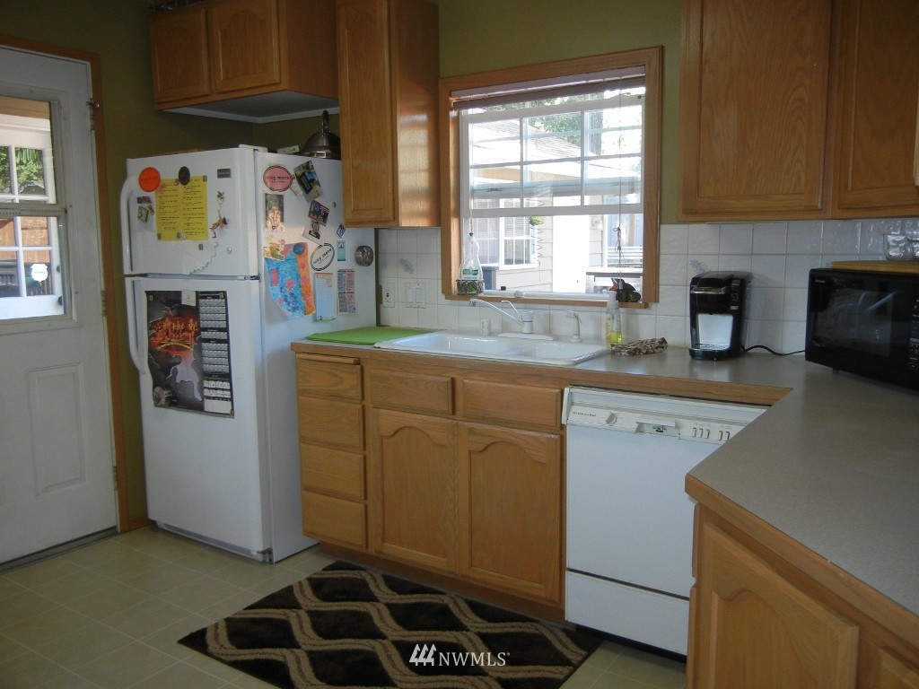 21627 7th Place West Bothell, WA 98021 - Photo 5 of 12