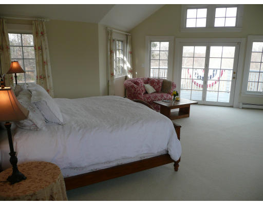 40 Forster Road Manchester, MA 01944 - Photo 6 of 9 Gallery Image 6