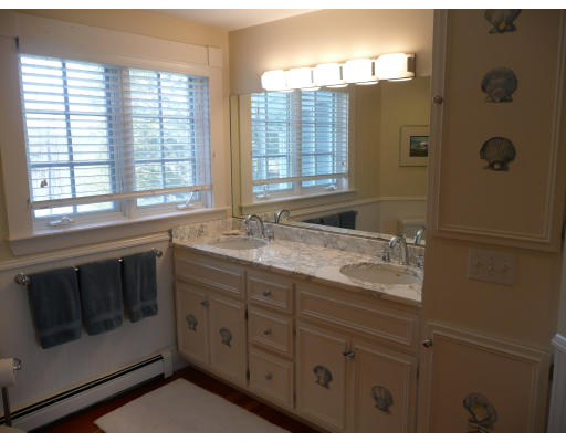 40 Forster Road Manchester, MA 01944 - Photo 7 of 9 Gallery Image 7