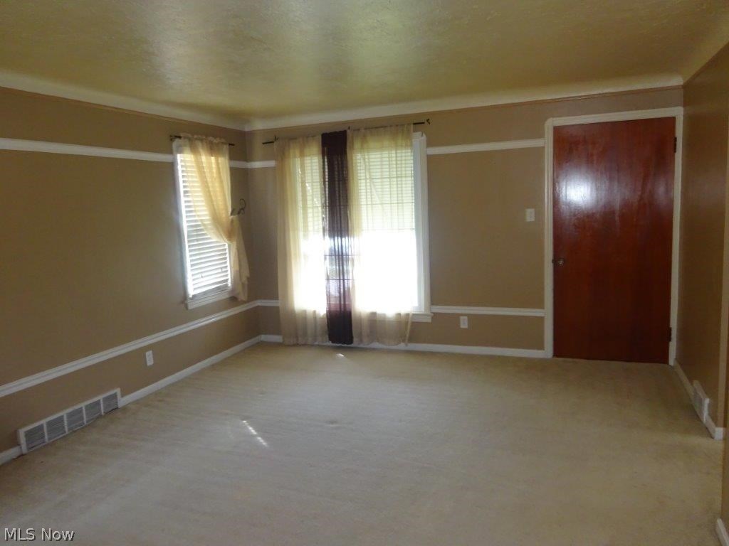 6391 Monmouth Road Parma, OH 44129 - Photo 4 of 10