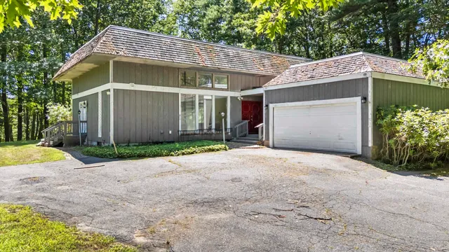 $500,000 | 124 Exeter Road, North Hampton, NH 03862