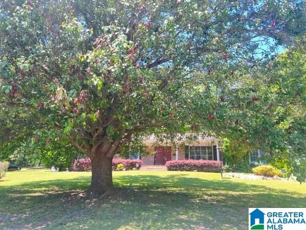 $275,000 | 1512 Lakeshore Drive, Anniston, AL 36207