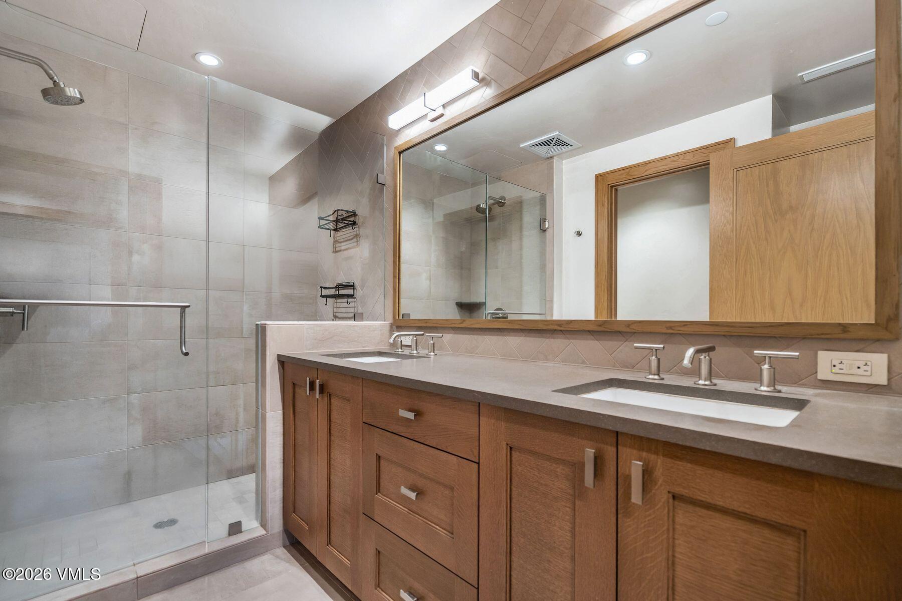 1 Waterfront Way, Unit 101 Avon, CO 81620 - Photo 10 of 20 photo_online_010