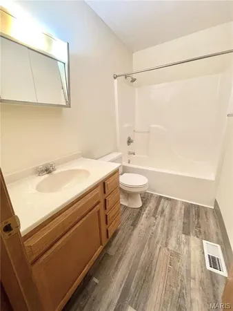 $1,295 | 463 Ponderosa Avenue, Unit 1, O'Fallon, IL 62269
