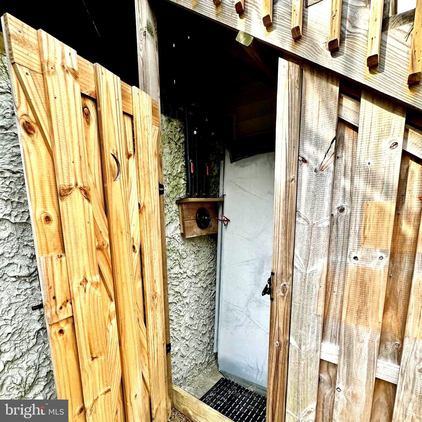 105 120th Street, Unit 37 Ocean City, MD 21842 - Photo 18 of 26 a bathroom with a shower