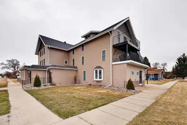 $1,350,000 | 202 3rd Avenue Southeast, Barnesville, MN 56514