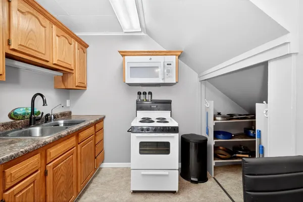 $1,350,000 | 202 3rd Avenue Southeast, Barnesville, MN 56514