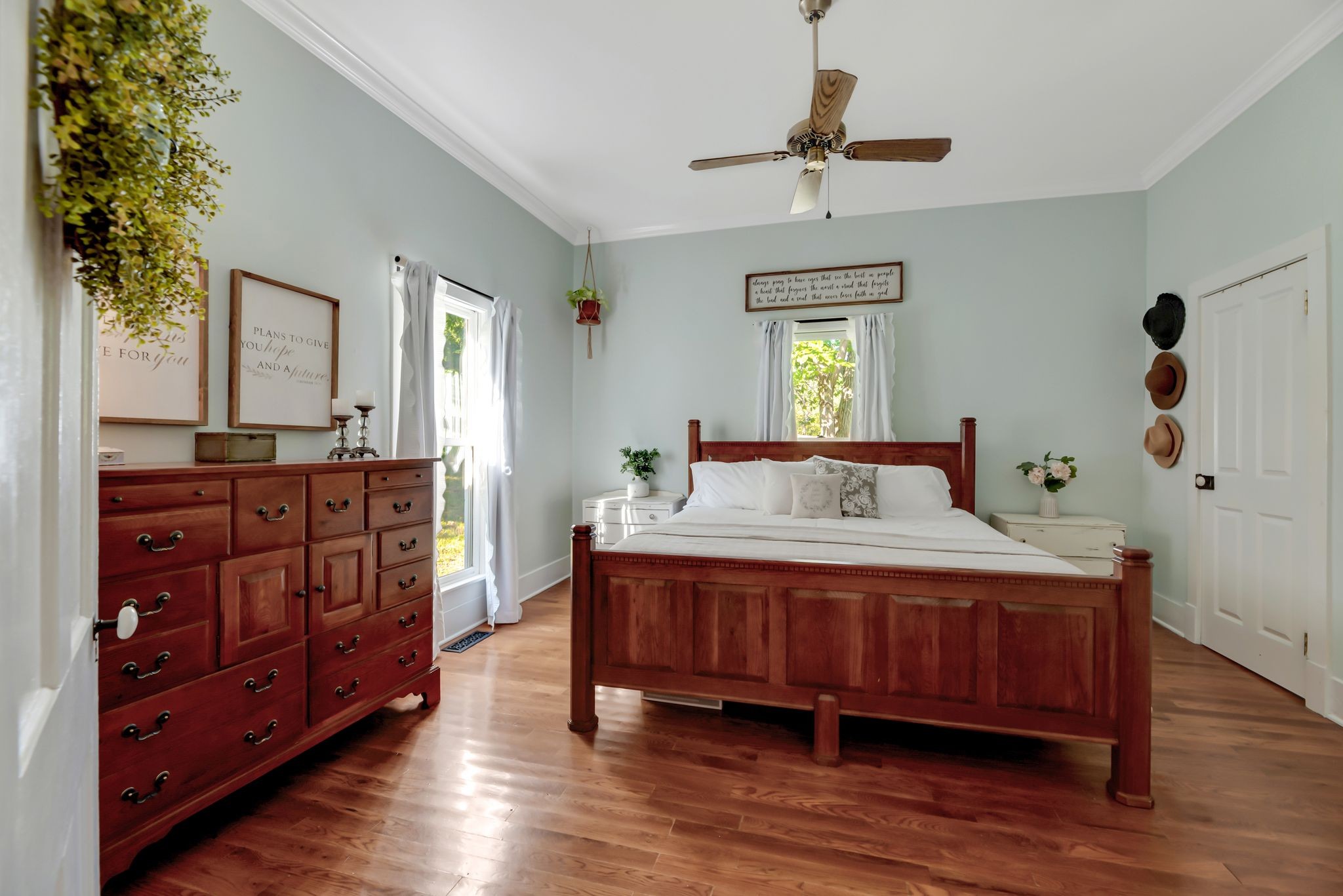 5805 Fly Hollow Road Santa Fe, TN 38482 - Photo 27 of 50 a bed room with a bed and a dresser