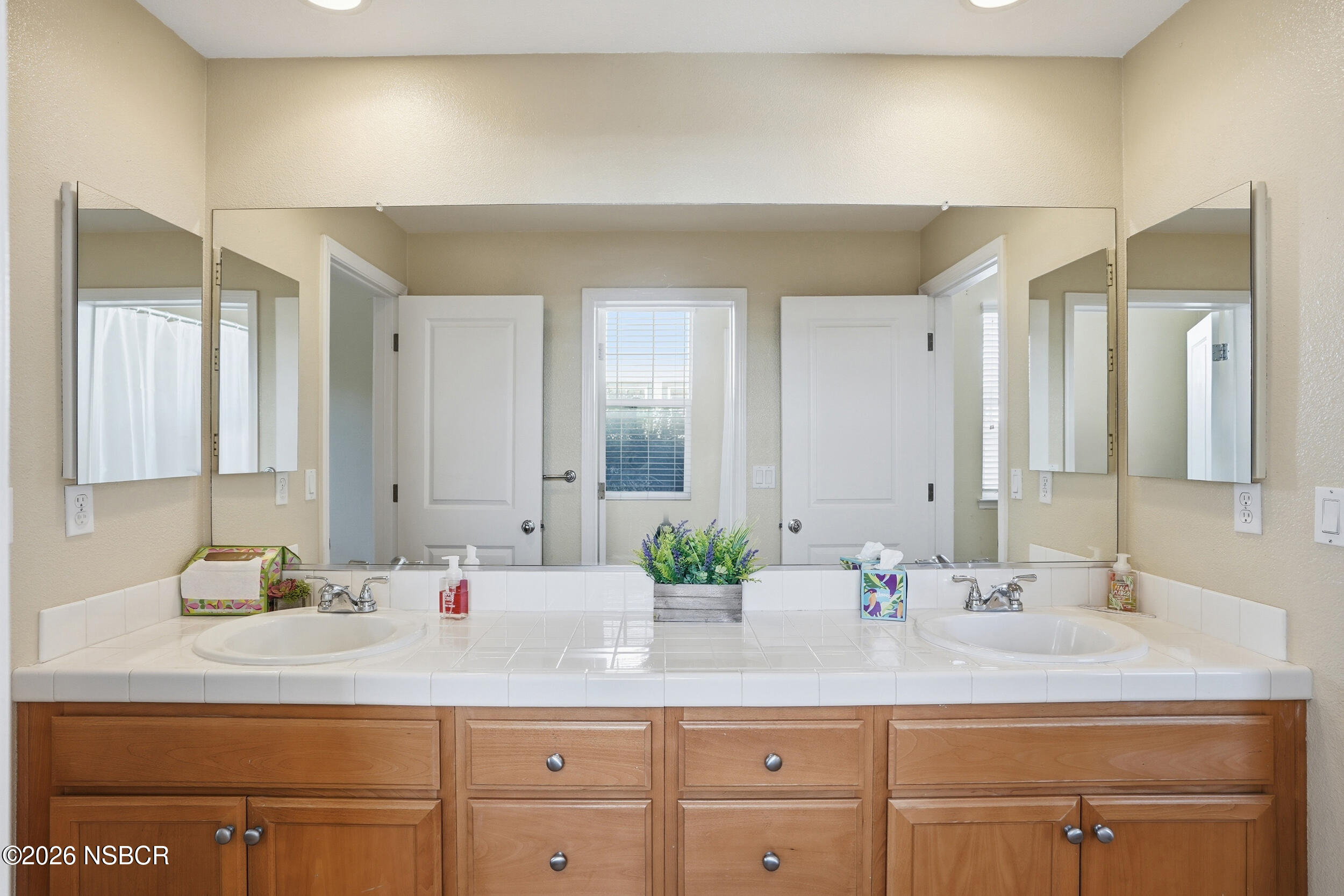 1557 Canyon Creek Road Santa Maria, CA 93455 - Photo 20 of 33 1557 canyon creek rd-23