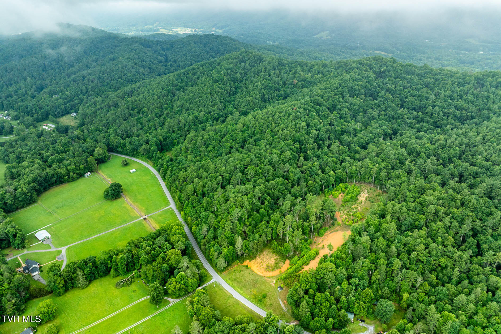 1005 Scioto Road Unicoi, TN 37692 - Photo 8 of 29 1005 Scioto Rd (8 of 29)