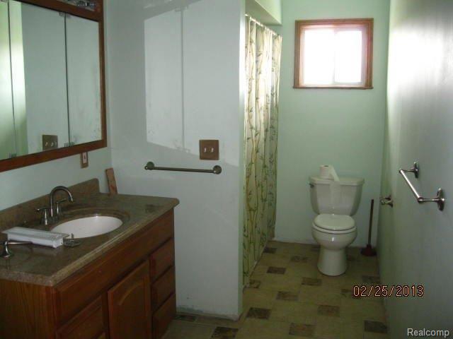1195 Miller Road Allenton, MI 48002 - Photo 13 of 14 MainBathroom.JPG