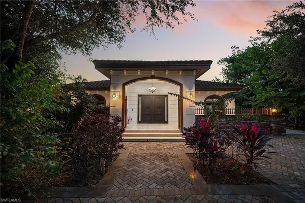 $1,975,000 | 2605 64th Street Southwest, Naples, FL 34105