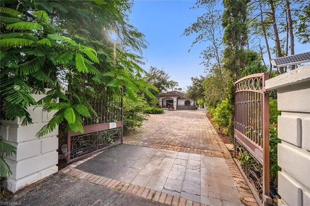 $2,049,000 | 2605 64th Street Southwest, Naples, FL 34105