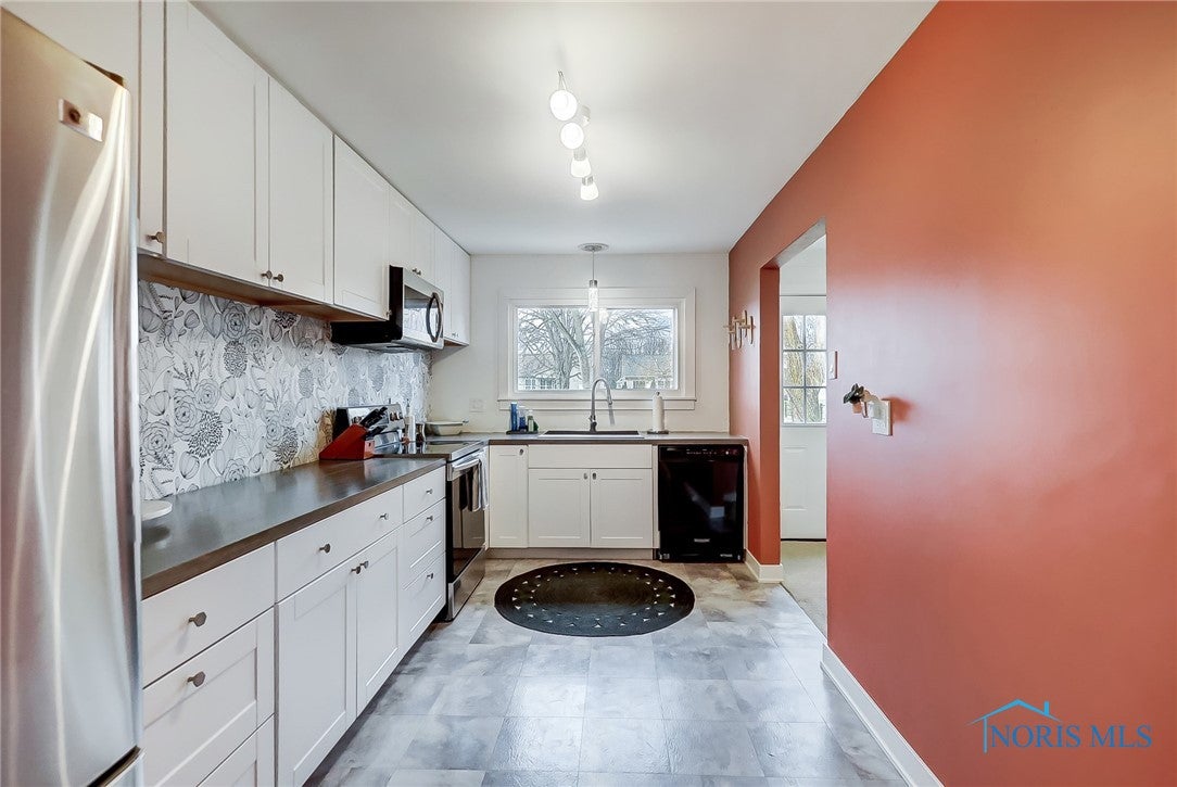 6860 Heller Road Whitehouse, OH 43571 - Photo 11 of 37 Gallery Image 11