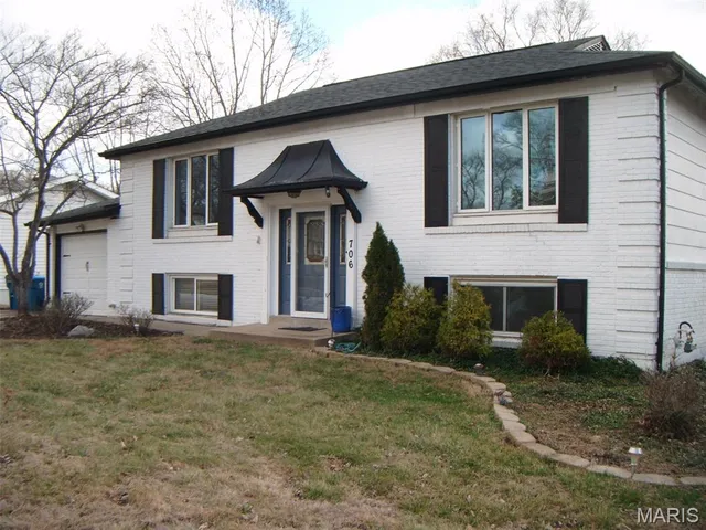 $319,900 | Undisclosed Address, Manchester, MO 63021