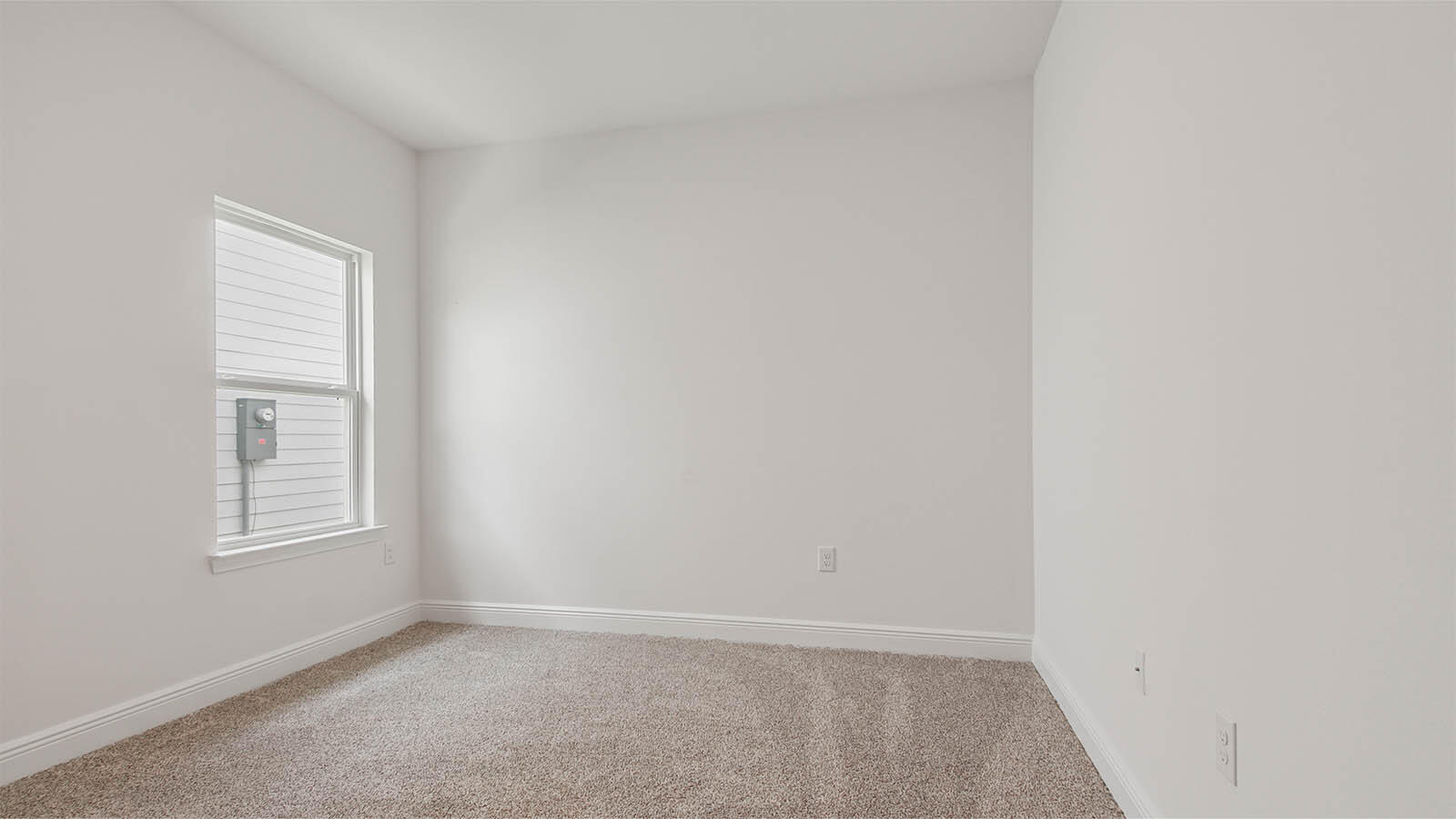 30 Foxtrail Run Freeport, FL 32439 - Photo 27 of 30 an empty room with windows