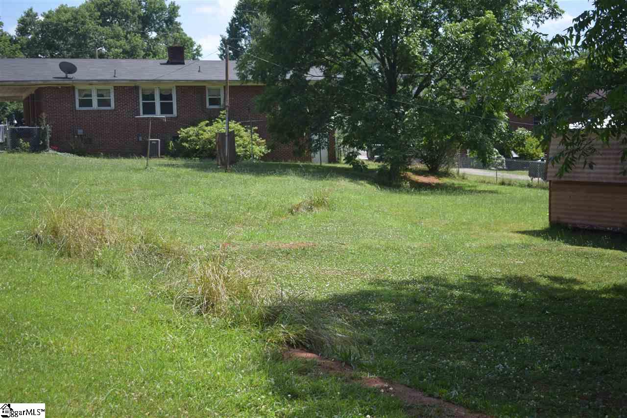 112 Yown Road Greenville, SC 29611 - Photo 4 of 7 Gallery Image 4
