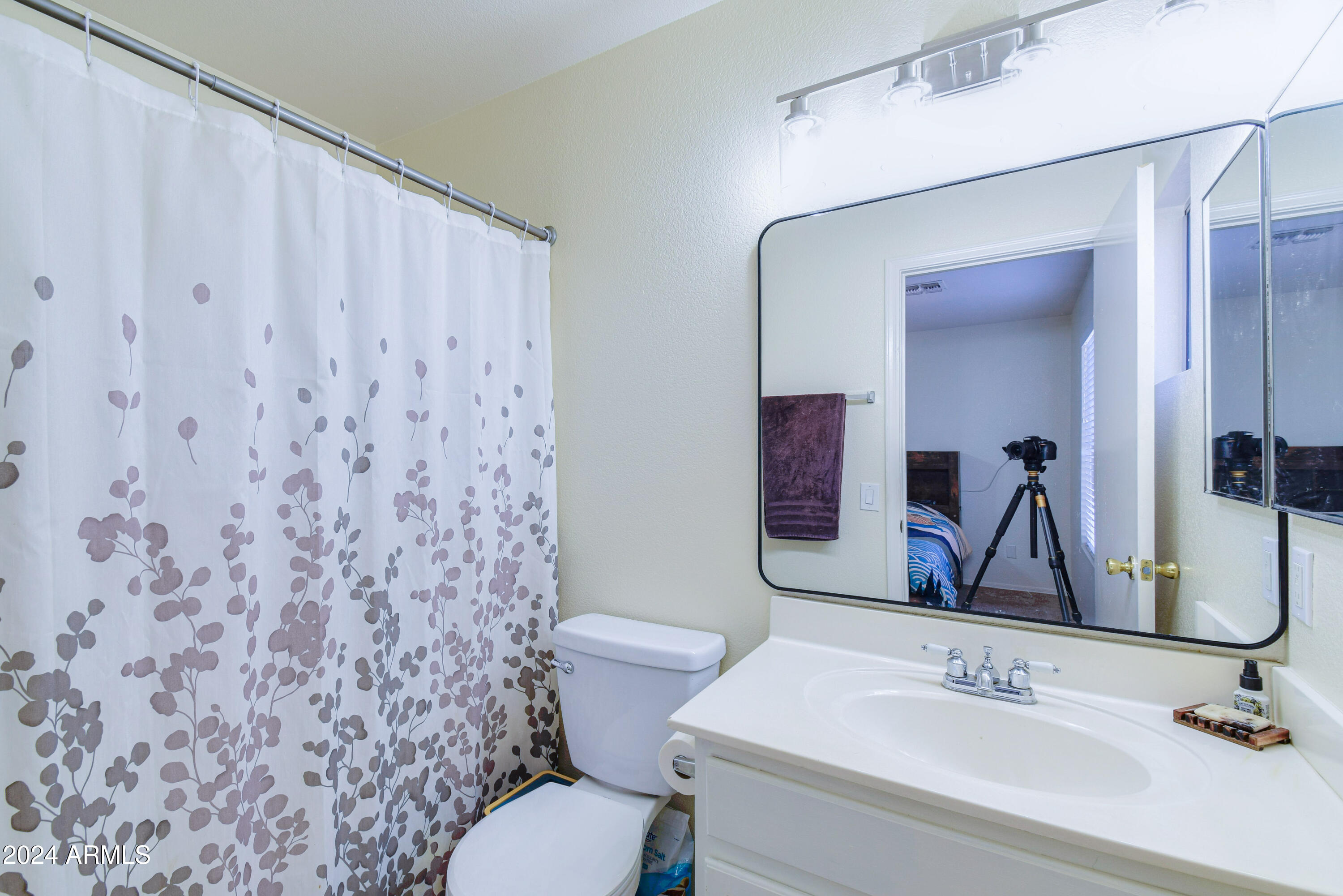 10856 East Arcadia Avenue Mesa, AZ 85120 - Photo 14 of 49 Primary Bath