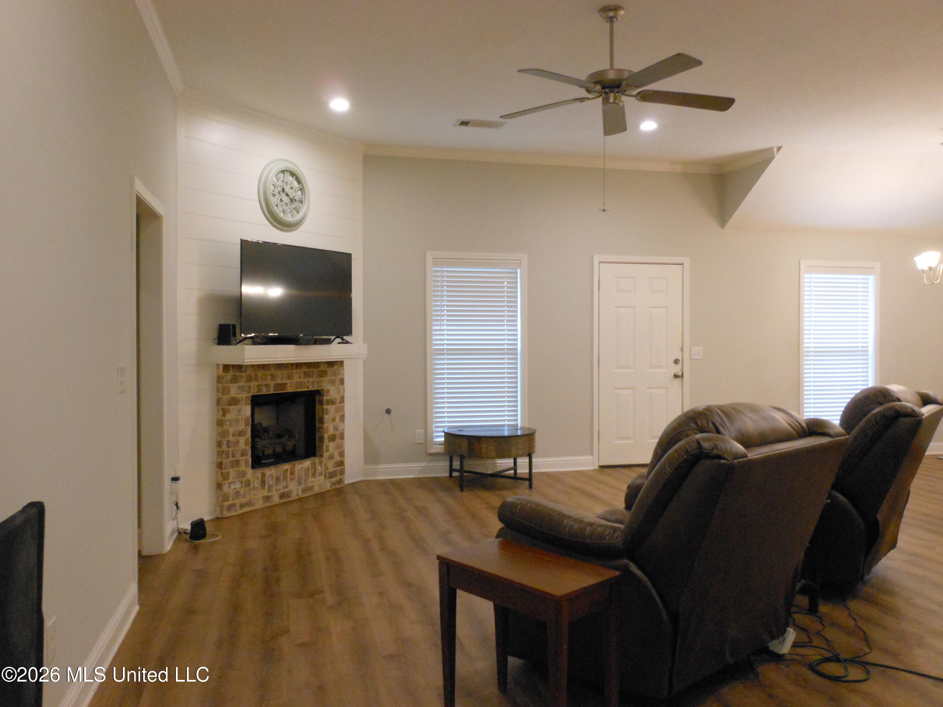 708 Lexington Drive Florence, MS 39073 - Photo 6 of 33 708 Lex LR