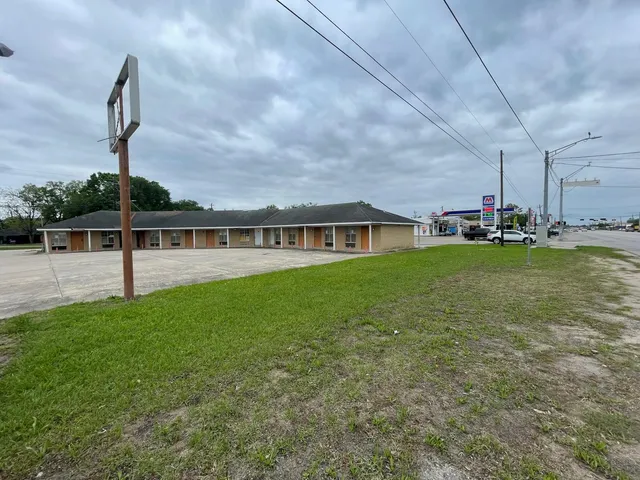 $895,000 | 4602 Avenue H, Rosenberg, TX 77471