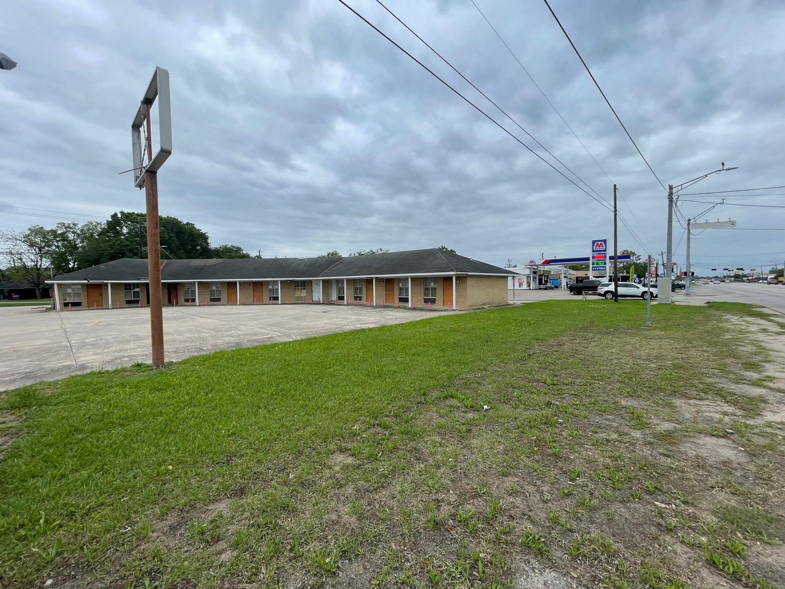 4602 Avenue H Rosenberg, TX 77471 - Photo 25 of 25 a view of a house with a backyard
