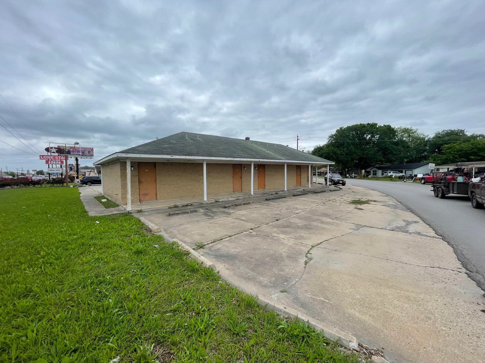 4602 Avenue H Rosenberg, TX 77471 - Photo 9 of 25 a view of a house with a backyard