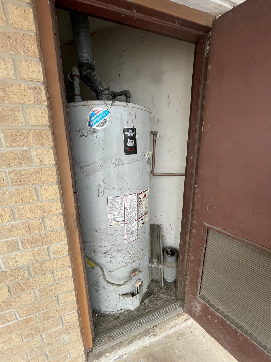 4602 Avenue H Rosenberg, TX 77471 - Photo 10 of 25 a view of water heater room