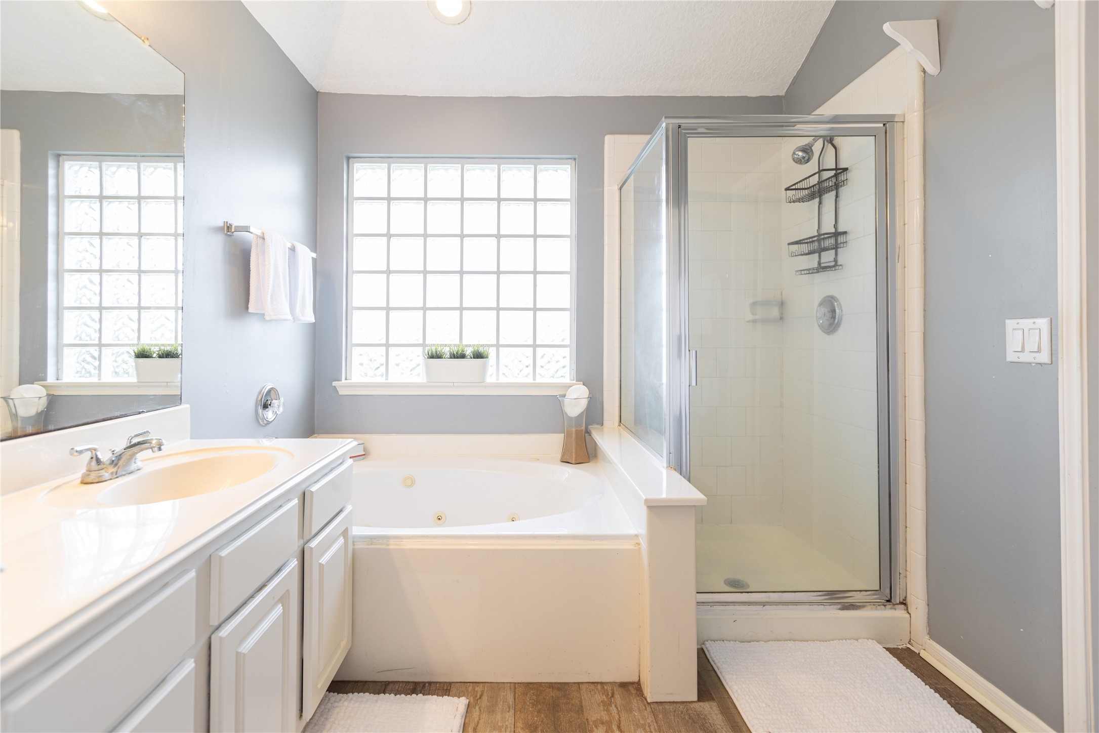 5922 Walkabout Way Katy, TX 77450 - Photo 29 of 38 Separate tub and shower