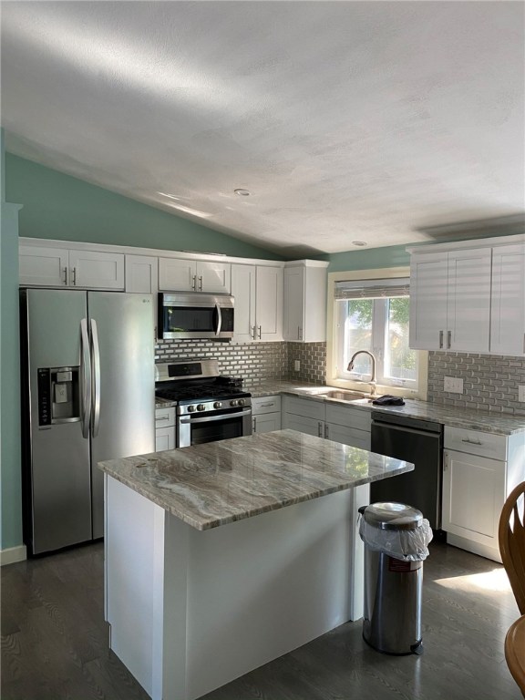 28 Linden Road Narragansett, RI 02882 - Photo 2 of 8