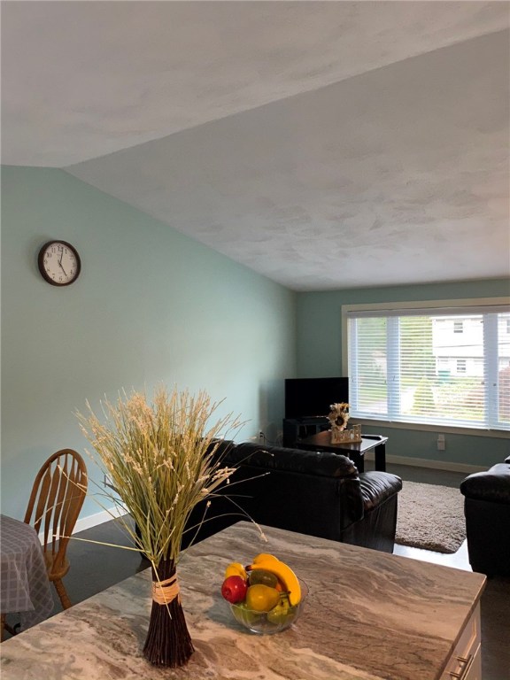 28 Linden Road Narragansett, RI 02882 - Photo 4 of 8