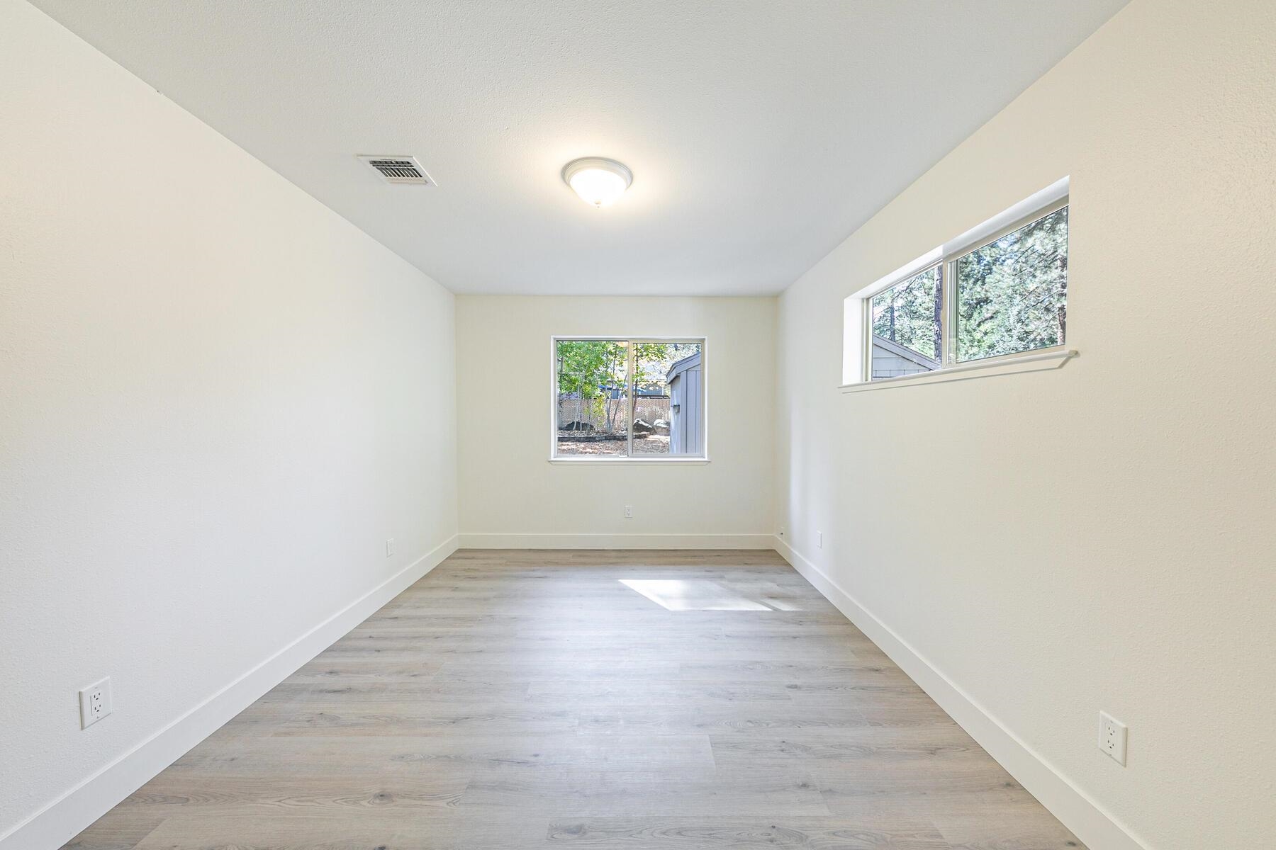 10537 Stone Pine Road Truckee, CA 96161 - Photo 18 of 27 Gallery Image 18