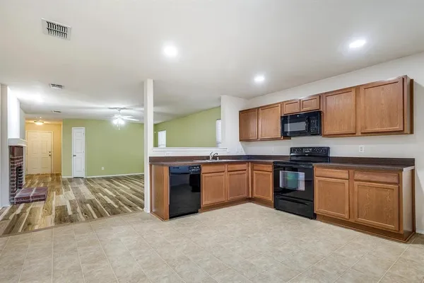 $2,000 | 16504 Cowboy Trail, Fort Worth, TX 76247