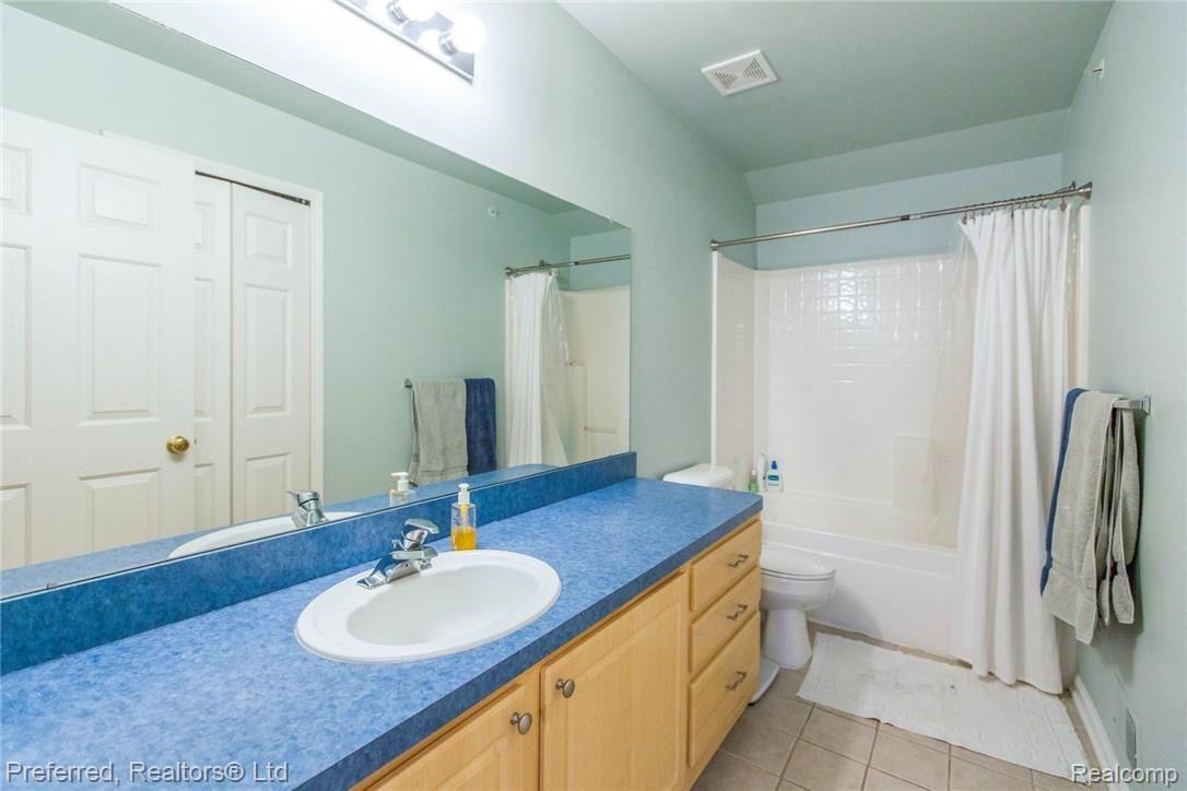 16922 Farmington Road Livonia, MI 48154 - Photo 30 of 30 30.jpg