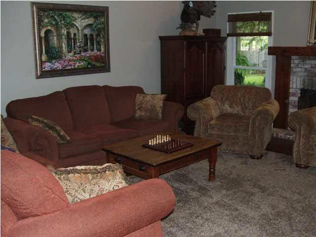 208 Devander Run Ridgeland, MS 39157 - Photo 4 of 28 Family Room w/ Fireplace