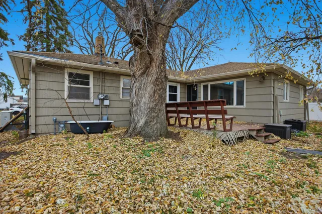 $215,000 | 305 19th Avenue North, Fargo, ND 58102