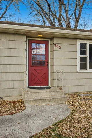 $215,000 | 305 19th Avenue North, Fargo, ND 58102