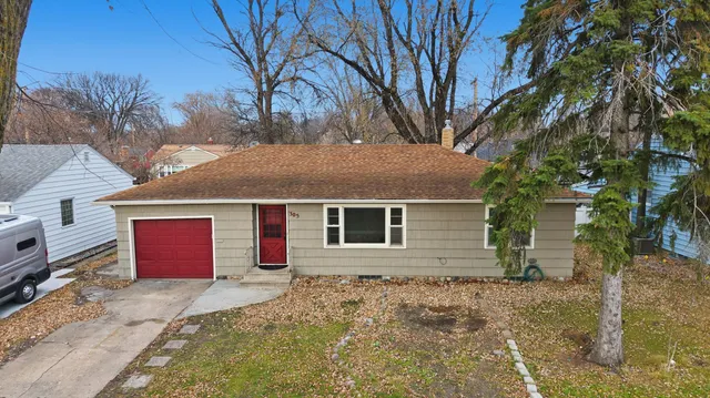 $215,000 | 305 19th Avenue North, Fargo, ND 58102