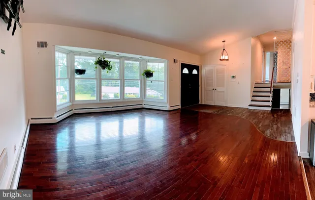 $749,900 | 536 Cardinal Drive, Dresher, PA 19025