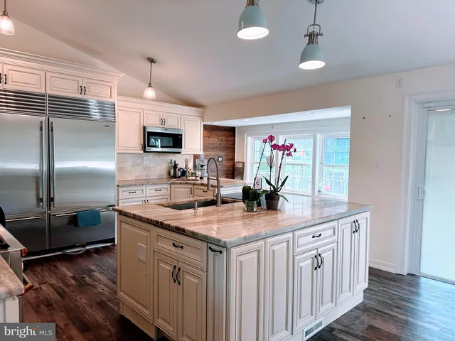 $749,900 | 536 Cardinal Drive, Dresher, PA 19025