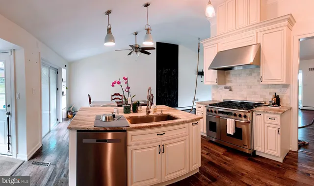 $749,900 | 536 Cardinal Drive, Dresher, PA 19025