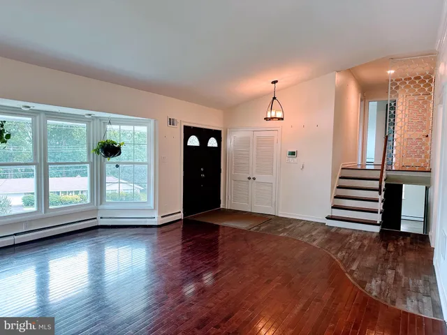 $749,900 | 536 Cardinal Drive, Dresher, PA 19025