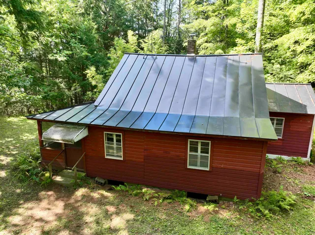 $499,000 | 31 Post Pond Lane, Lyme, NH 03768